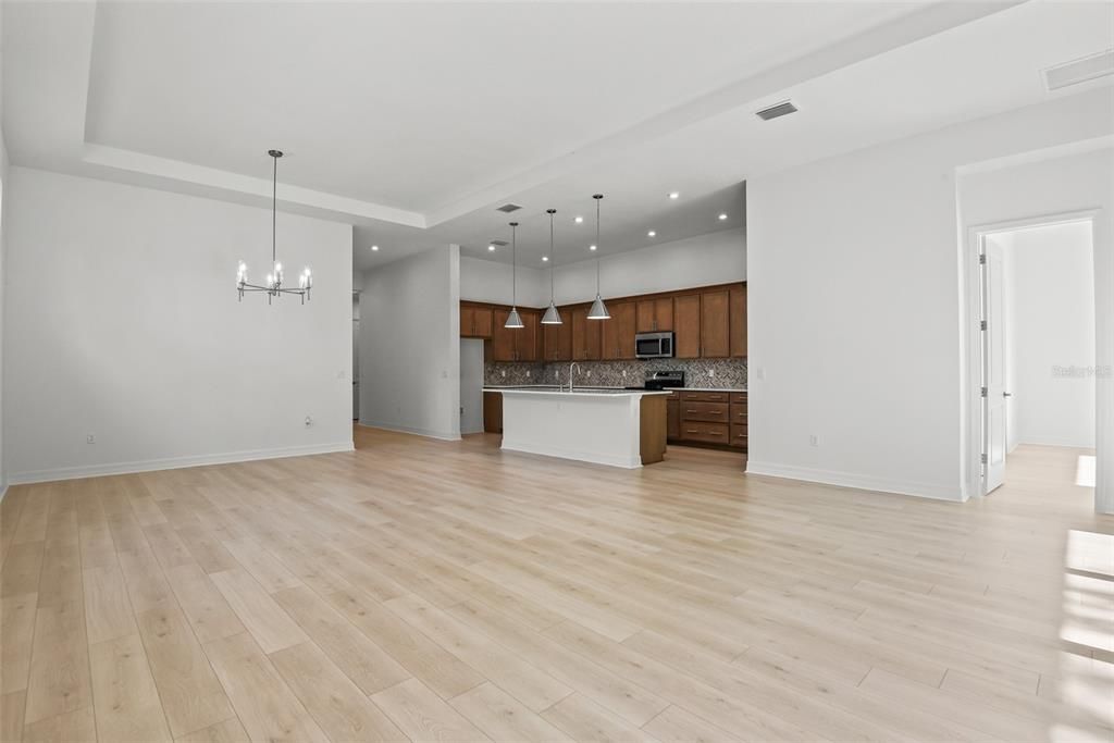 En Venta: $559,900 (3 camas, 3 baños, 2289 Pies cuadrados)