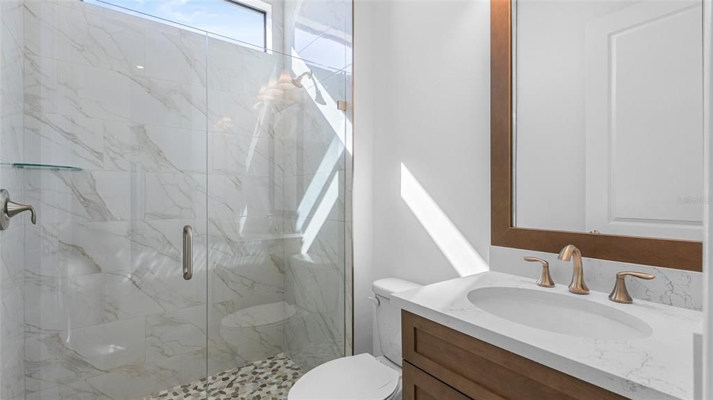 En Venta: $559,900 (3 camas, 3 baños, 2289 Pies cuadrados)