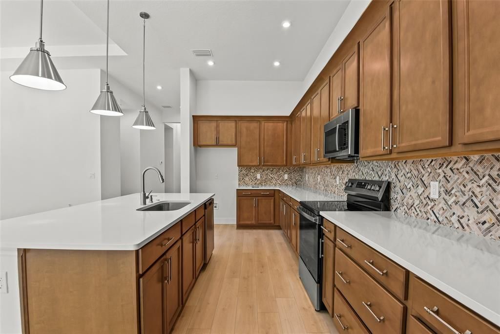 En Venta: $559,900 (3 camas, 3 baños, 2289 Pies cuadrados)