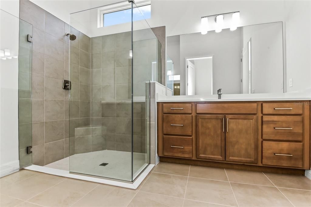 En Venta: $559,900 (3 camas, 3 baños, 2289 Pies cuadrados)