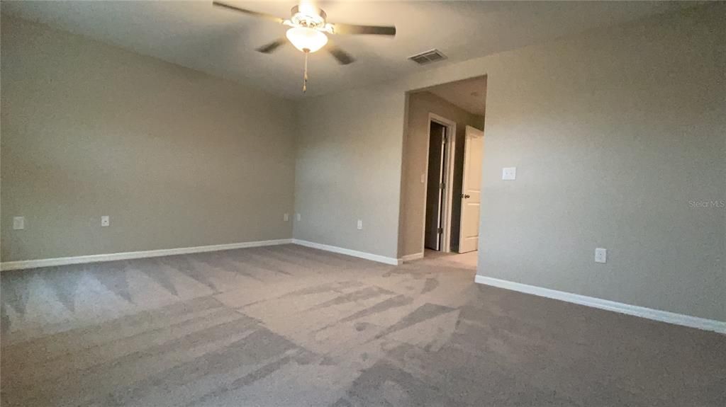 出租: $2,100 (3 贝兹, 2 浴室, 1663 平方英尺)