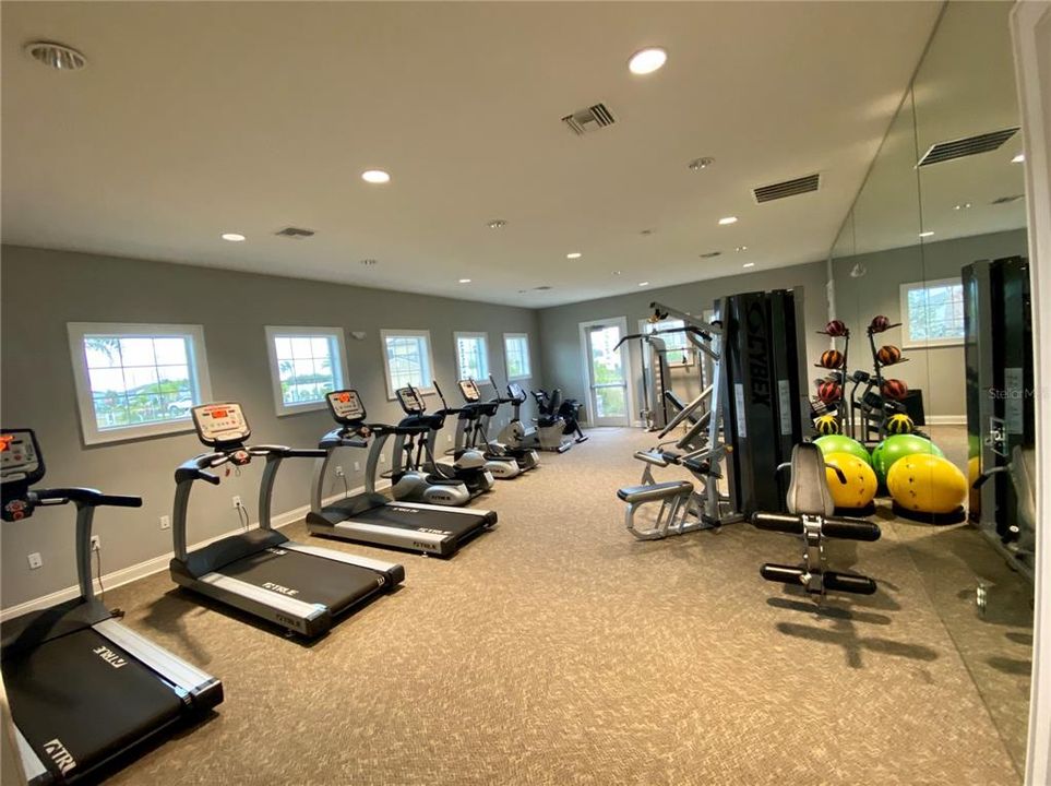 出租: $2,100 (3 贝兹, 2 浴室, 1663 平方英尺)