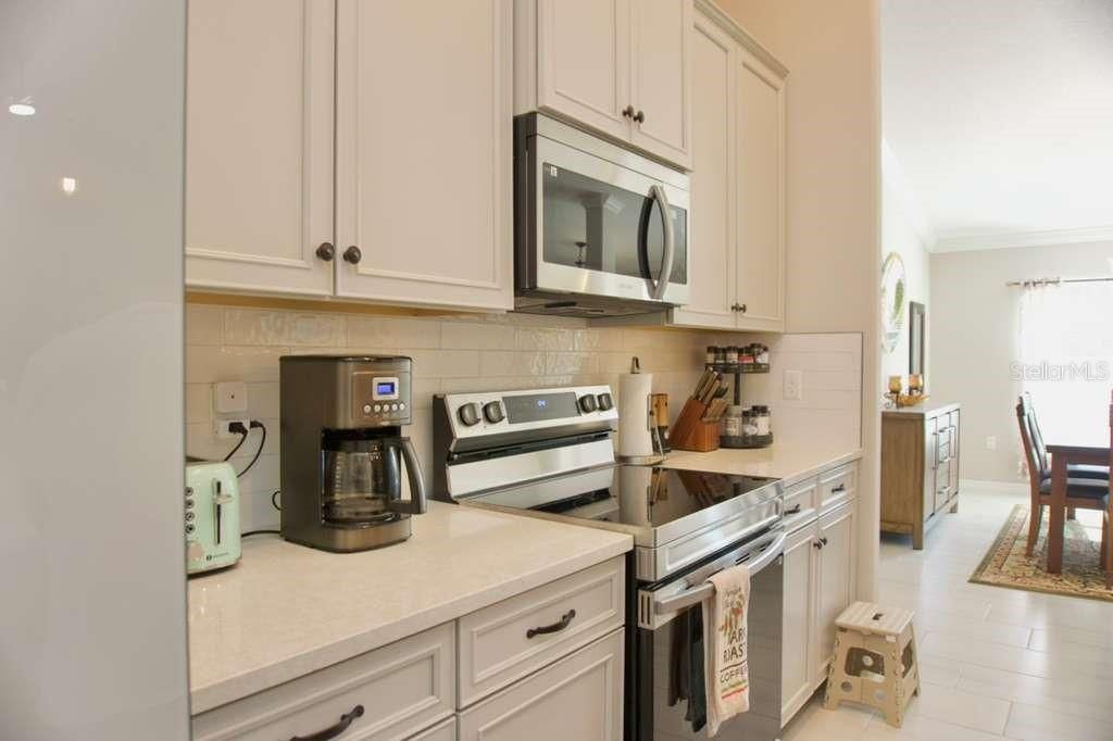 待售: $649,000 (3 贝兹, 2 浴室, 2208 平方英尺)