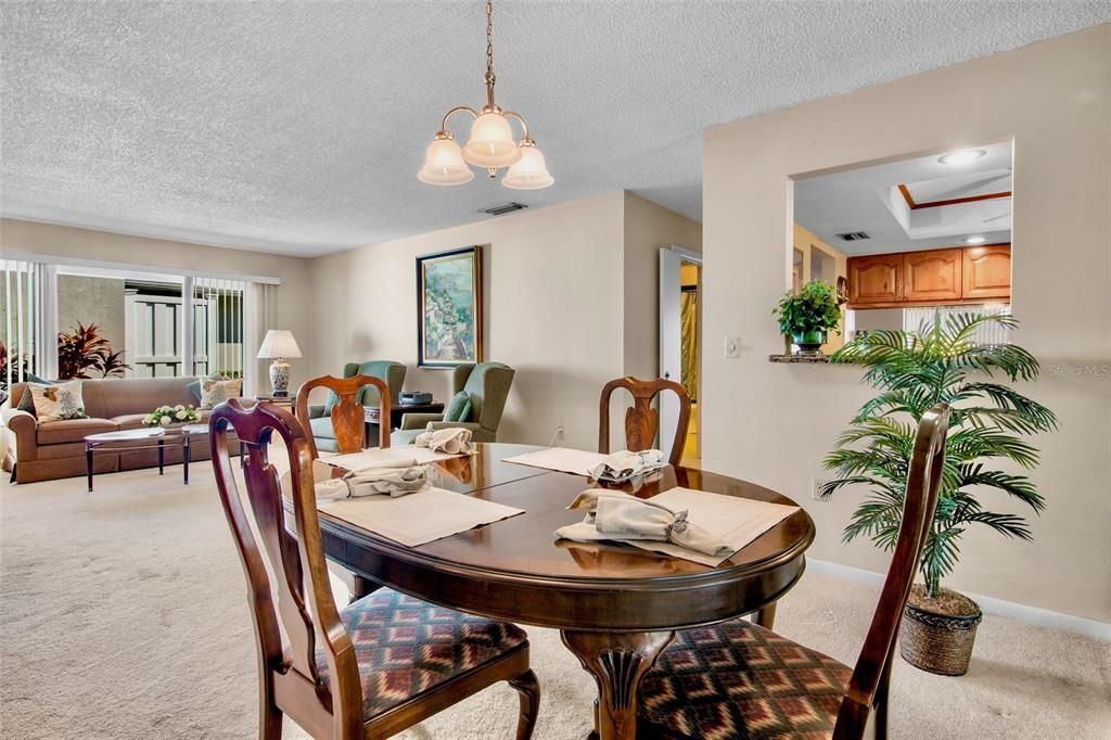 En Venta: $284,990 (2 camas, 2 baños, 1601 Pies cuadrados)