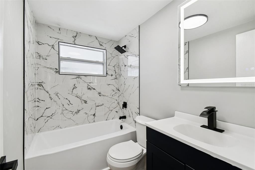 For Sale: $235,000 (2 beds, 2 baths, 936 Square Feet)