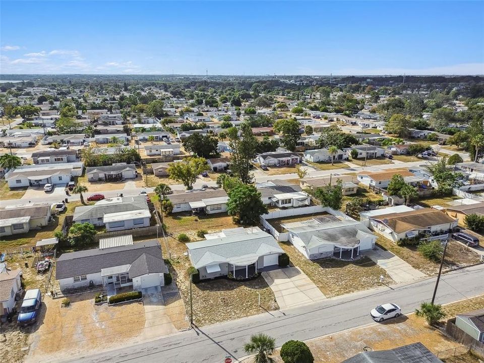 For Sale: $235,000 (2 beds, 2 baths, 936 Square Feet)