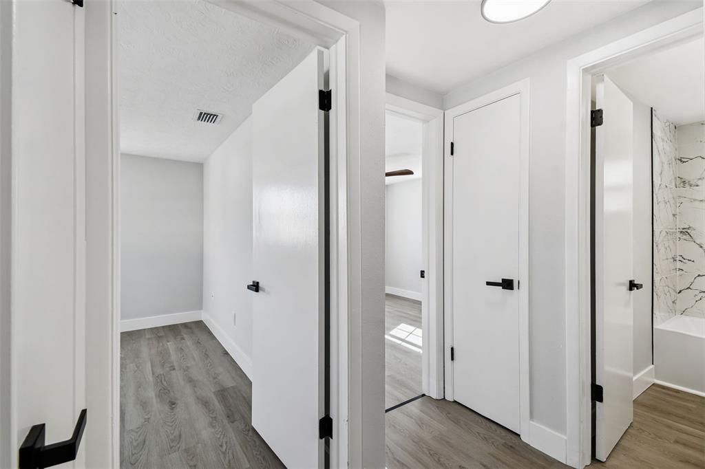 For Sale: $235,000 (2 beds, 2 baths, 936 Square Feet)