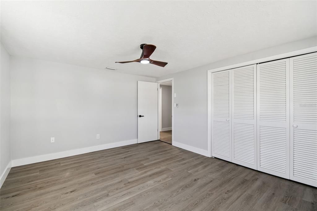 For Sale: $235,000 (2 beds, 2 baths, 936 Square Feet)