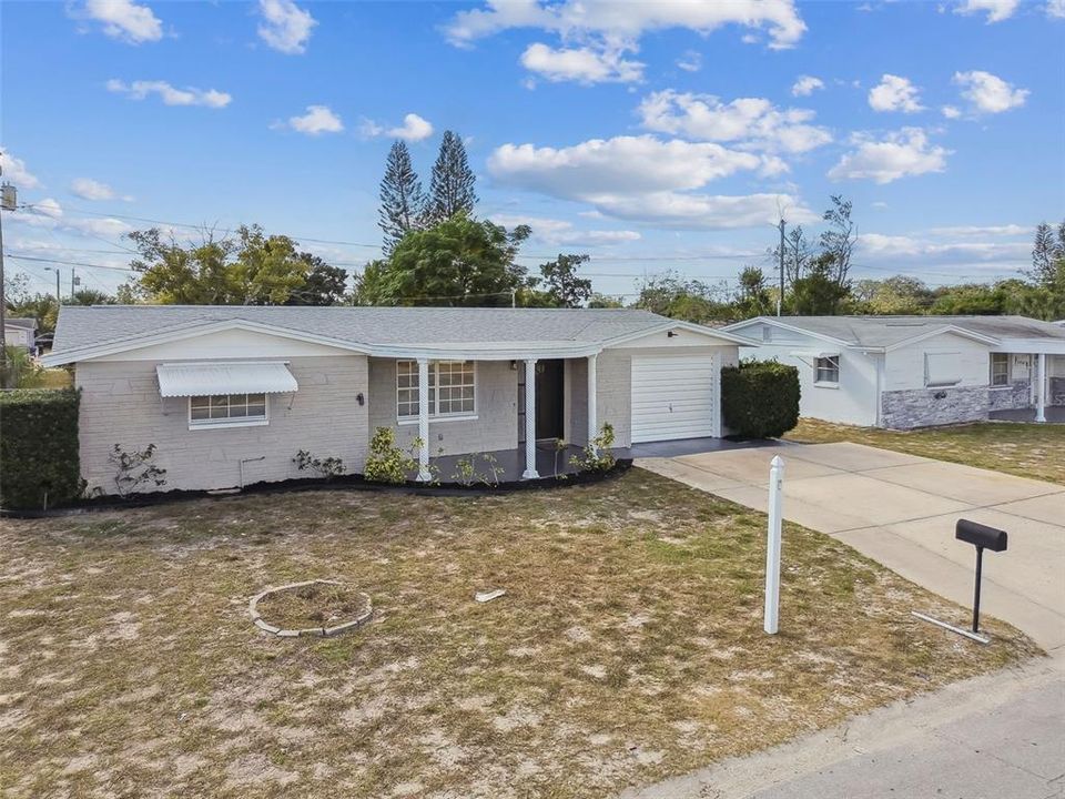 For Sale: $235,000 (2 beds, 2 baths, 936 Square Feet)