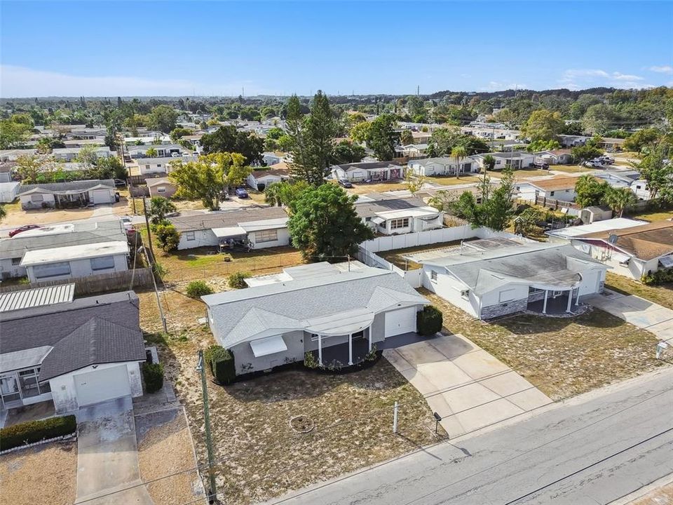 For Sale: $235,000 (2 beds, 2 baths, 936 Square Feet)