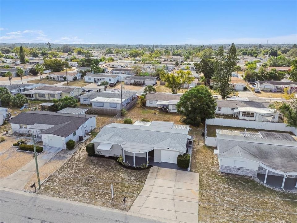 For Sale: $235,000 (2 beds, 2 baths, 936 Square Feet)