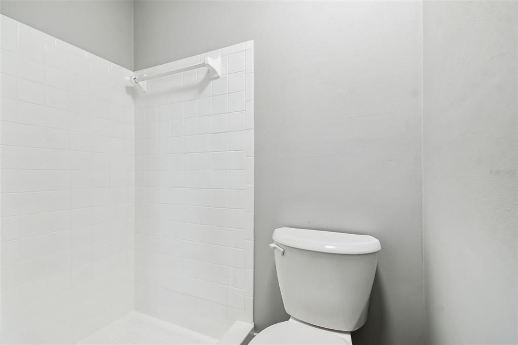 For Sale: $235,000 (2 beds, 2 baths, 936 Square Feet)