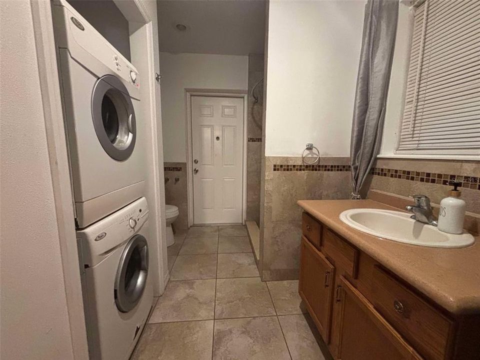 В аренду: $1,200 (0 спален, 1 ванн, 500 Квадратных фут)