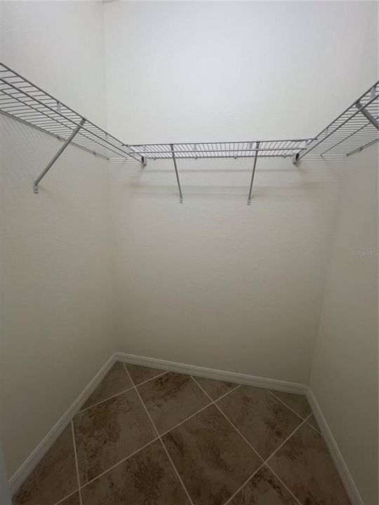 For Rent: $1,995 (3 beds, 2 baths, 1879 Square Feet)