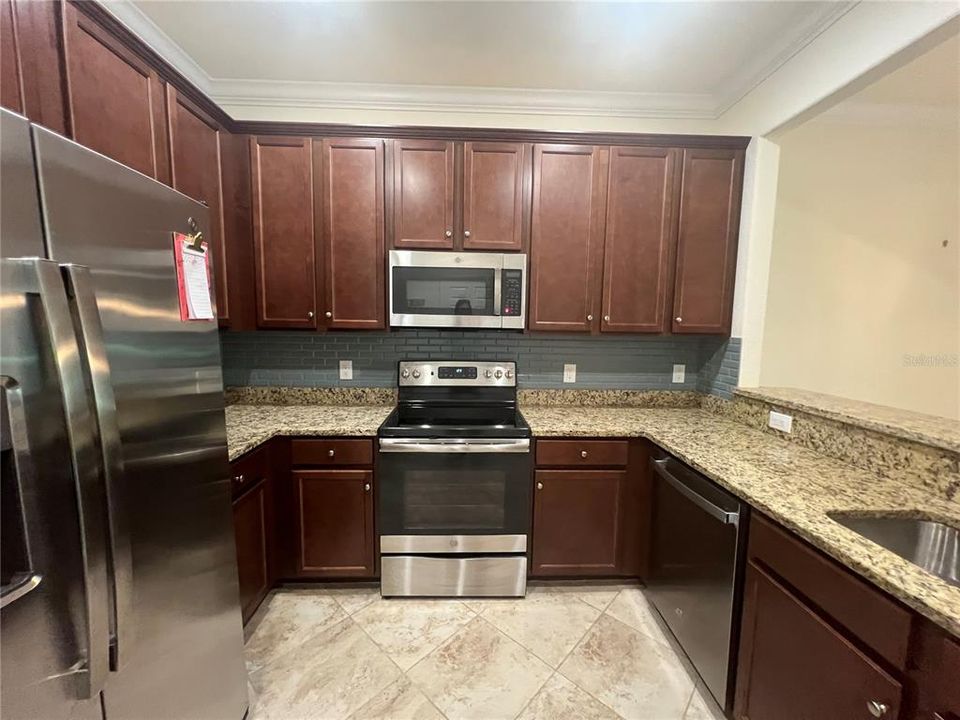 For Rent: $1,995 (3 beds, 2 baths, 1879 Square Feet)