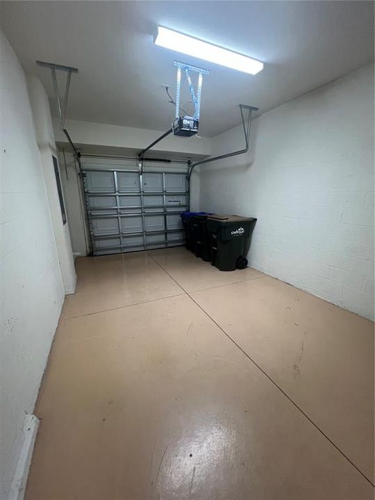 For Rent: $1,995 (3 beds, 2 baths, 1879 Square Feet)