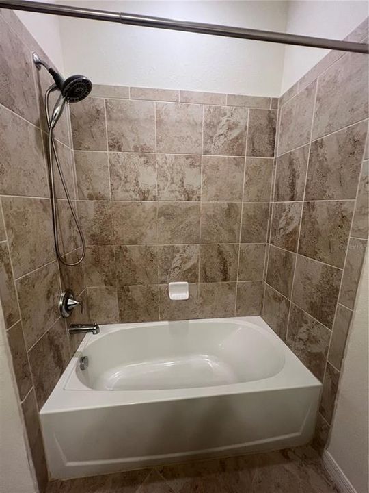 For Rent: $1,995 (3 beds, 2 baths, 1879 Square Feet)