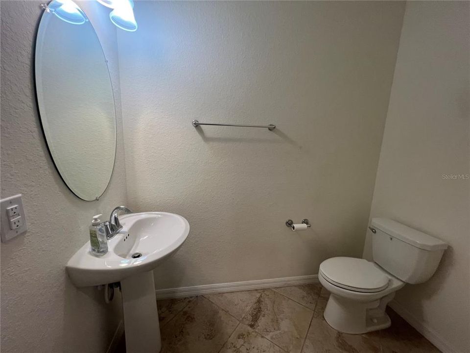 For Rent: $1,995 (3 beds, 2 baths, 1879 Square Feet)