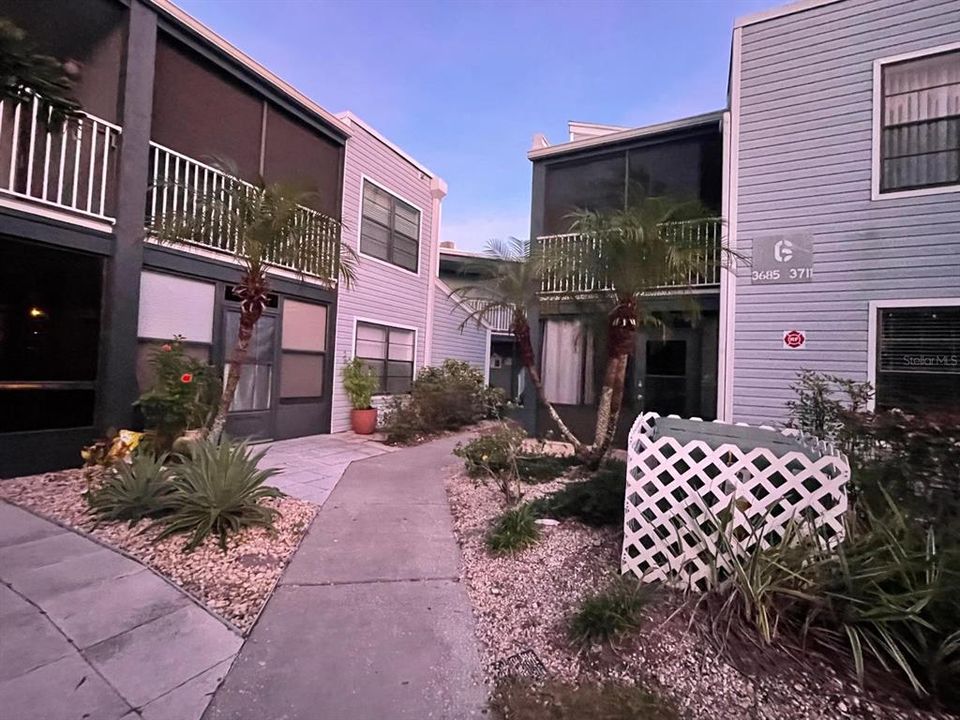 For Rent: $1,450 (1 beds, 1 baths, 675 Square Feet)