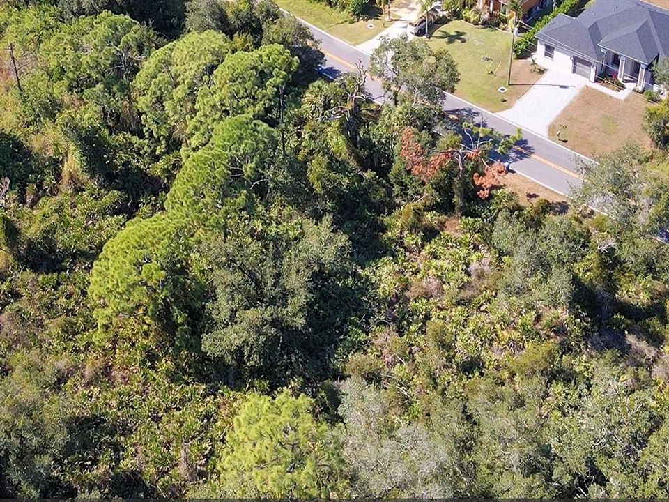 На продажу: $24,000 (0.21 acres)