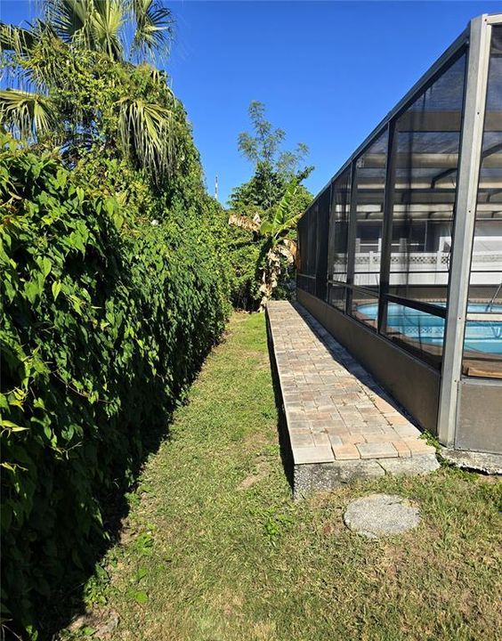 合同活跃: $239,900 (3 贝兹, 2 浴室, 1566 平方英尺)