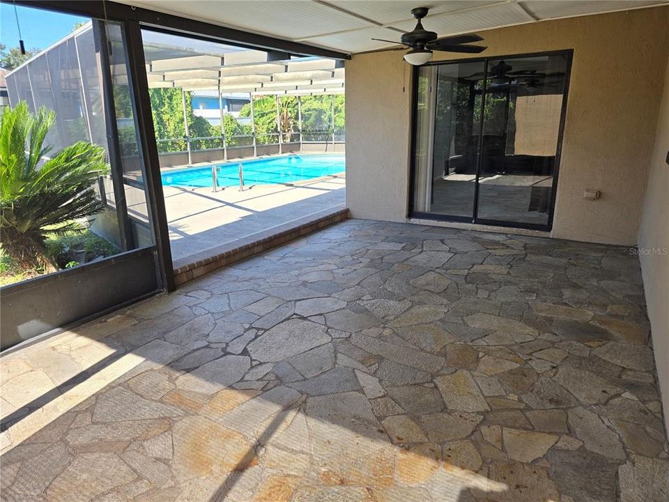 合同活跃: $239,900 (3 贝兹, 2 浴室, 1566 平方英尺)