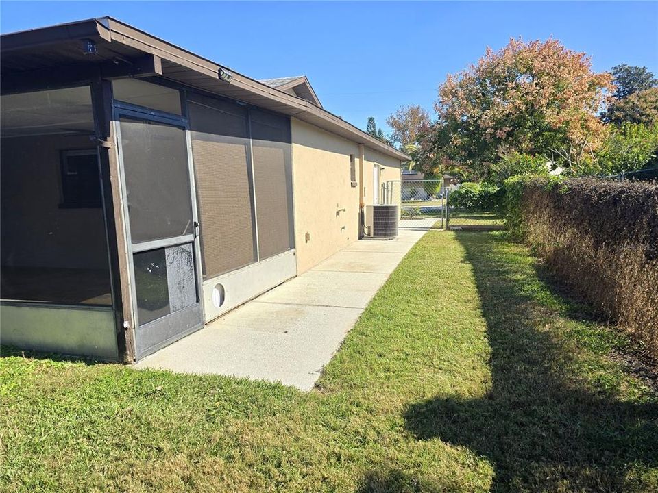 合同活跃: $239,900 (3 贝兹, 2 浴室, 1566 平方英尺)