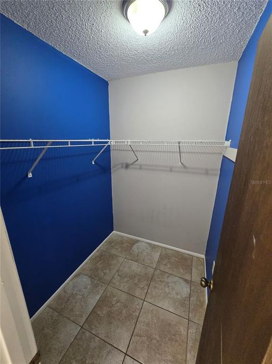 合同活跃: $239,900 (3 贝兹, 2 浴室, 1566 平方英尺)