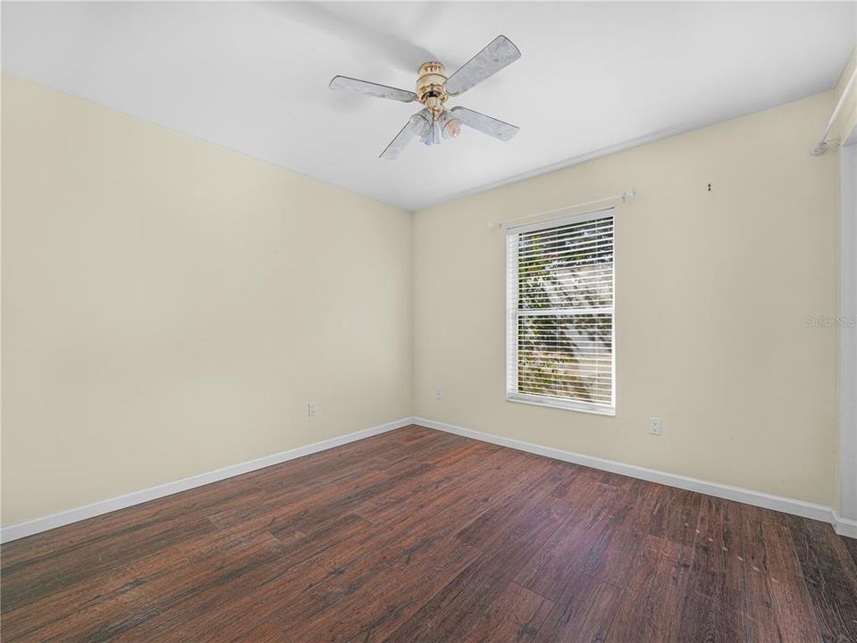 待售: $213,800 (3 贝兹, 1 浴室, 925 平方英尺)