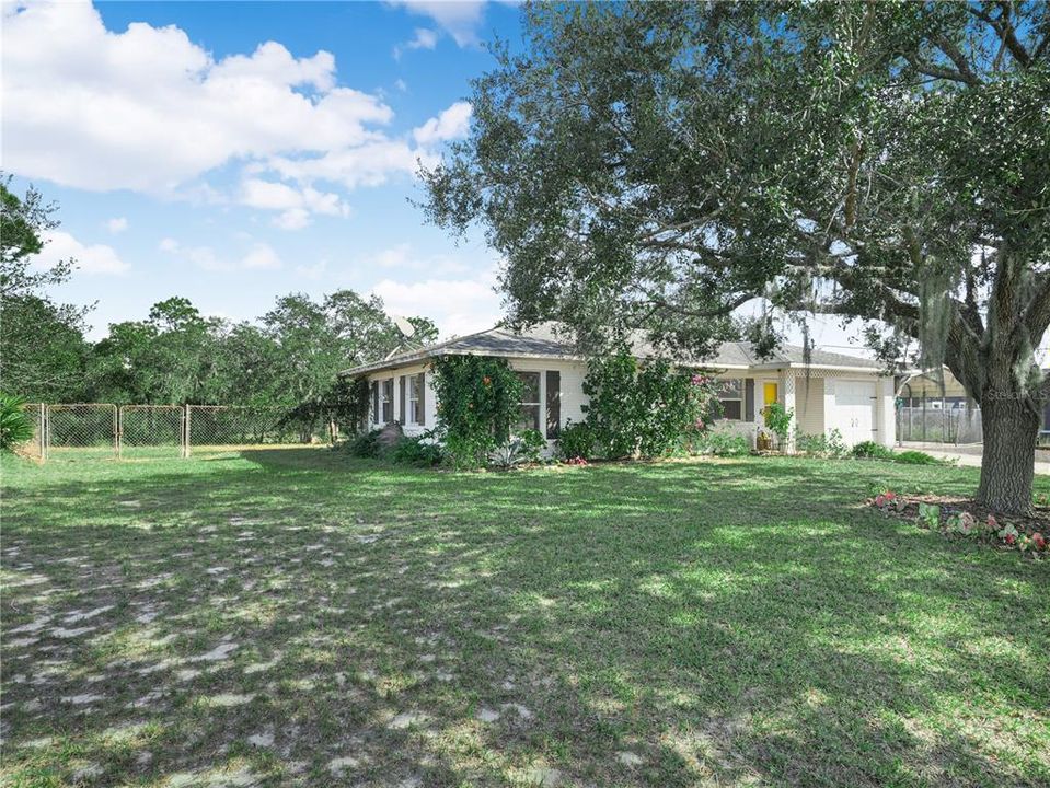 待售: $213,800 (3 贝兹, 1 浴室, 925 平方英尺)