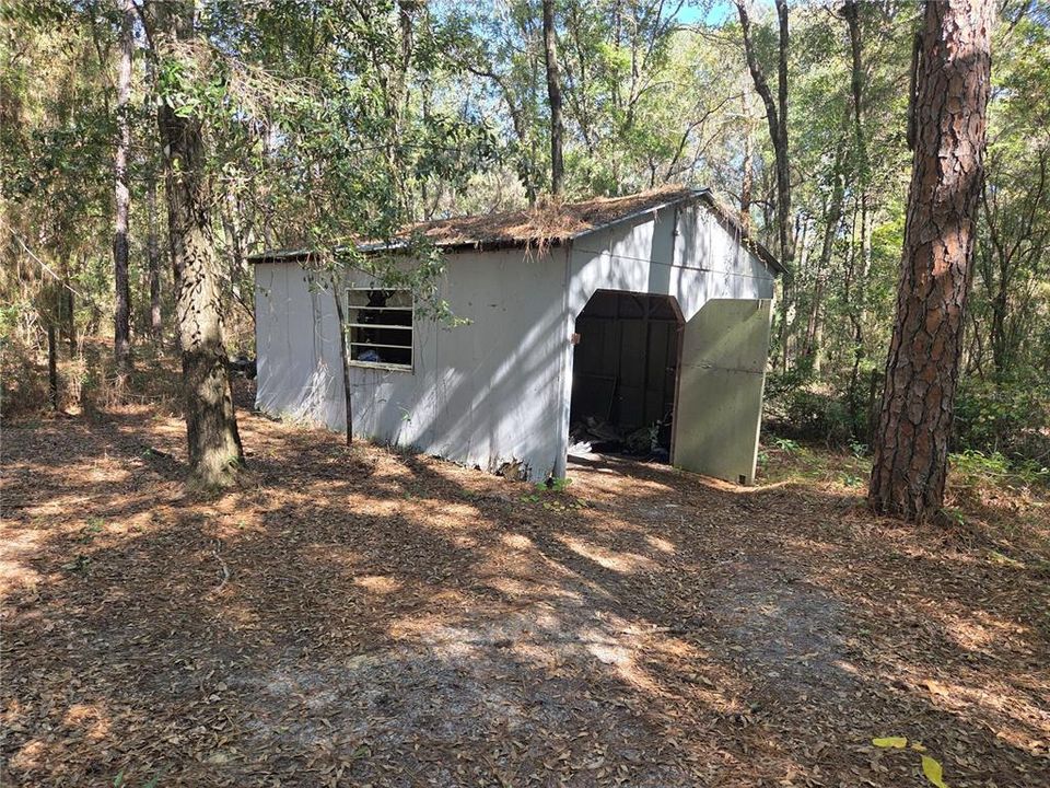 For Sale: $200,000 (5 beds, 4 baths, 1868 Square Feet)