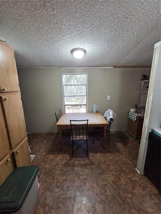 For Sale: $200,000 (5 beds, 4 baths, 1868 Square Feet)