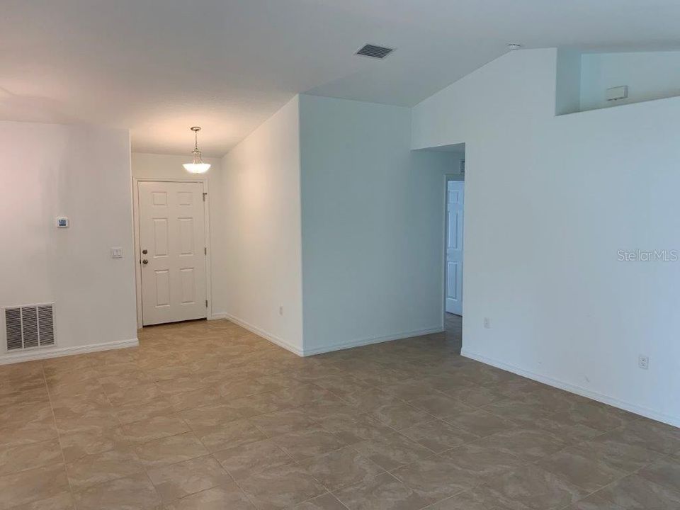 En Venta: $315,000 (3 camas, 2 baños, 1389 Pies cuadrados)