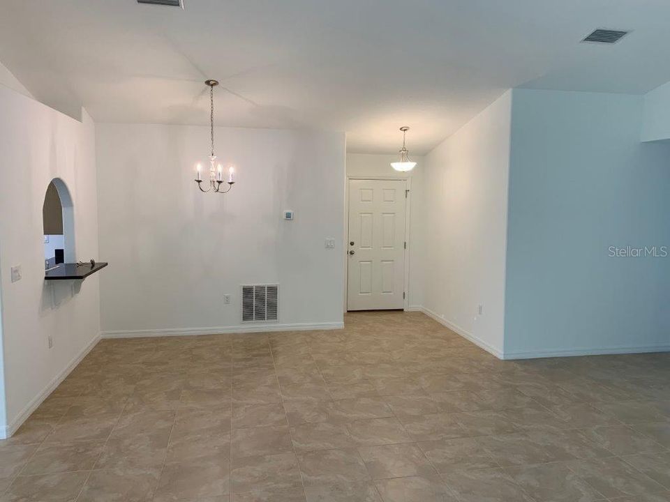 En Venta: $315,000 (3 camas, 2 baños, 1389 Pies cuadrados)