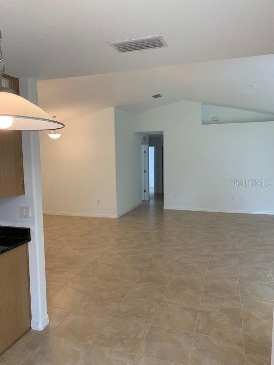 En Venta: $315,000 (3 camas, 2 baños, 1389 Pies cuadrados)