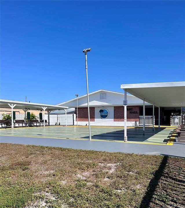 待售: $79,500 (1 贝兹, 1 浴室, 585 平方英尺)