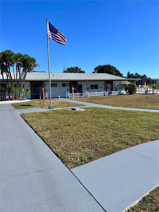 待售: $79,500 (1 贝兹, 1 浴室, 585 平方英尺)