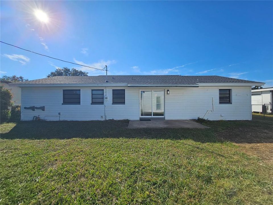 На продажу: $259,000 (4 спален, 2 ванн, 1270 Квадратных фут)