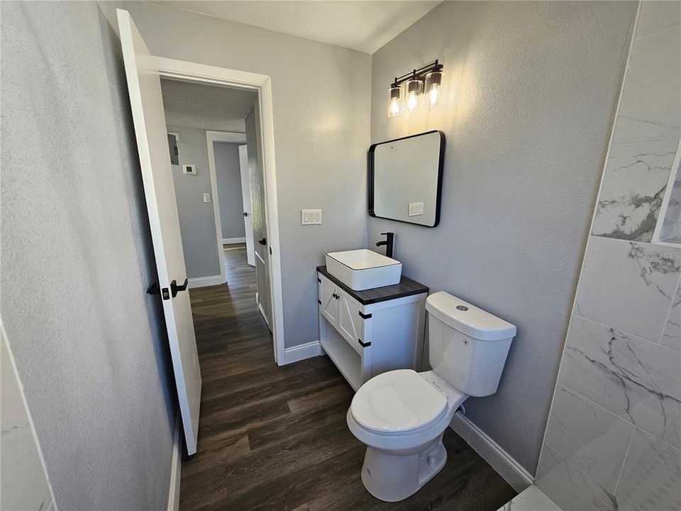 На продажу: $259,000 (4 спален, 2 ванн, 1270 Квадратных фут)