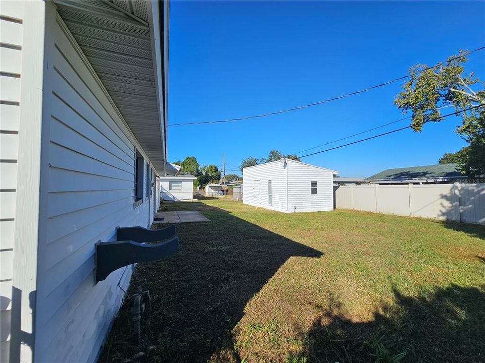 На продажу: $259,000 (4 спален, 2 ванн, 1270 Квадратных фут)