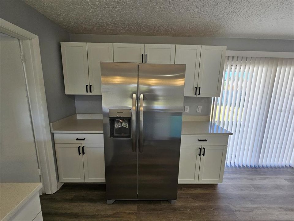 На продажу: $259,000 (4 спален, 2 ванн, 1270 Квадратных фут)