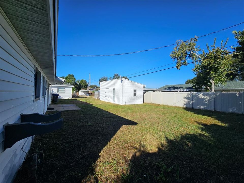 На продажу: $259,000 (4 спален, 2 ванн, 1270 Квадратных фут)