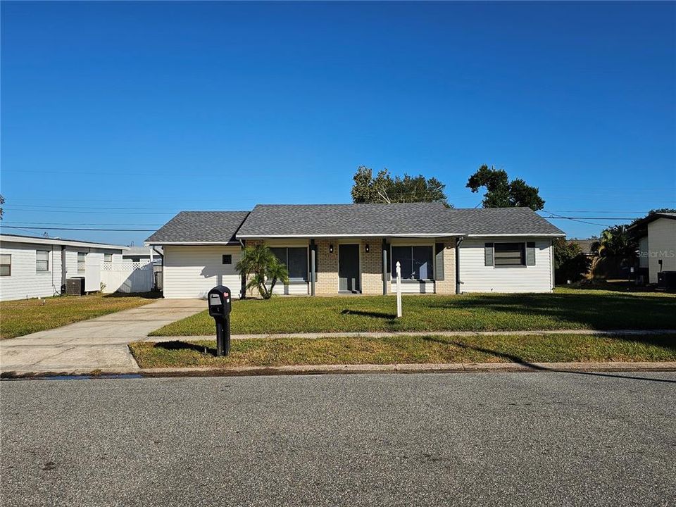 На продажу: $259,000 (4 спален, 2 ванн, 1270 Квадратных фут)