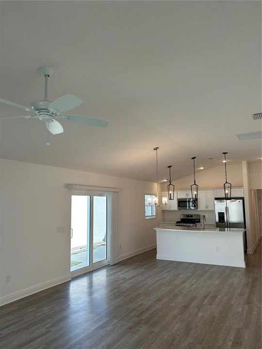 В аренду: $2,350 (3 спален, 2 ванн, 1503 Квадратных фут)