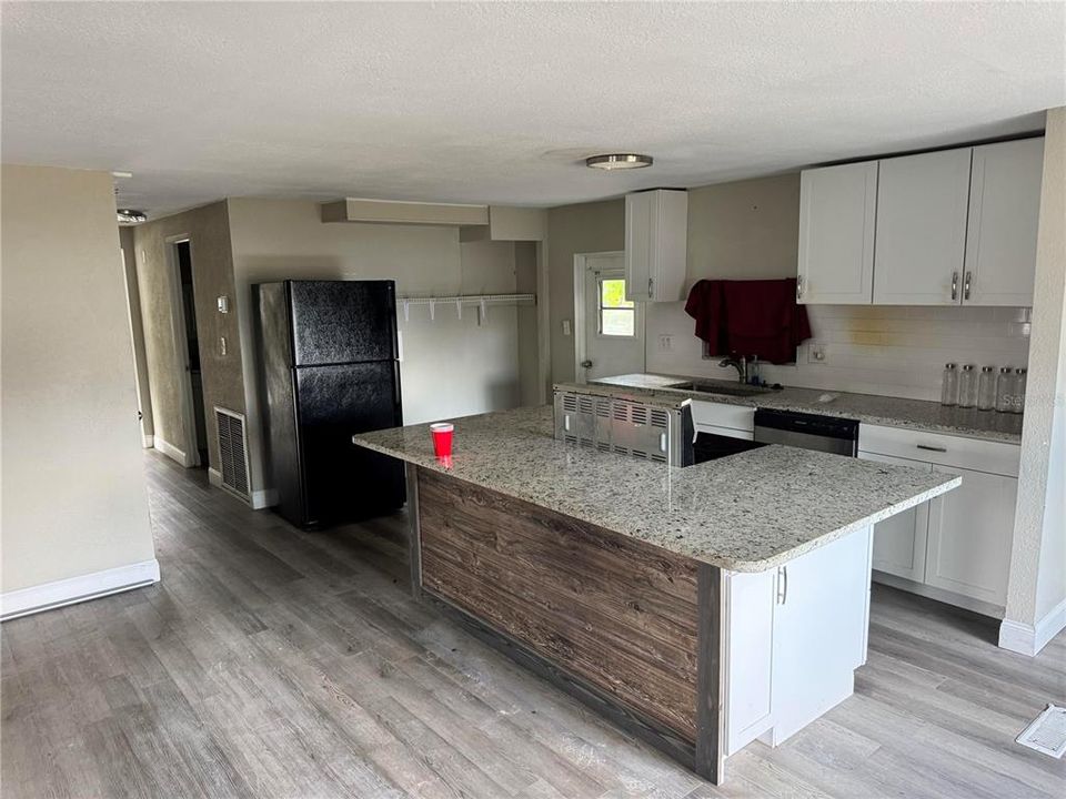 待售: $250,000 (2 贝兹, 2 浴室, 1152 平方英尺)