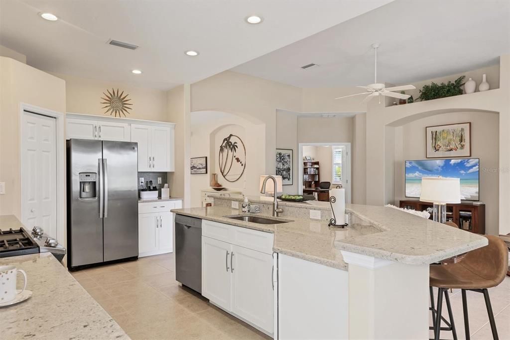 For Sale: $469,000 (3 beds, 2 baths, 2186 Square Feet)