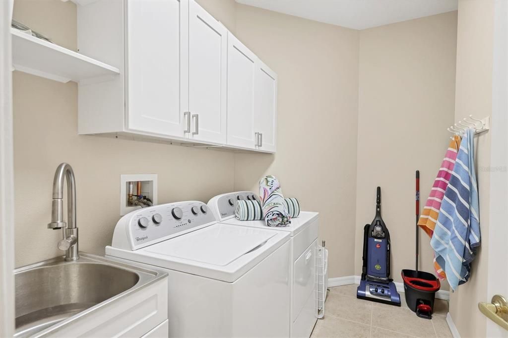 For Sale: $469,000 (3 beds, 2 baths, 2186 Square Feet)