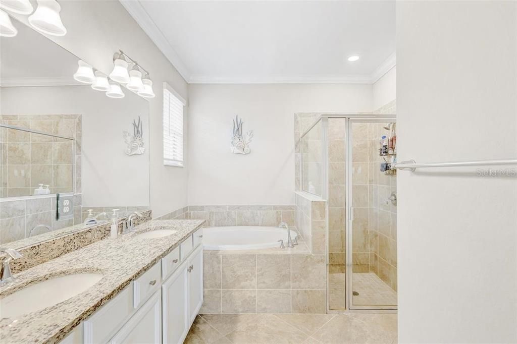 For Sale: $589,000 (4 beds, 3 baths, 2032 Square Feet)