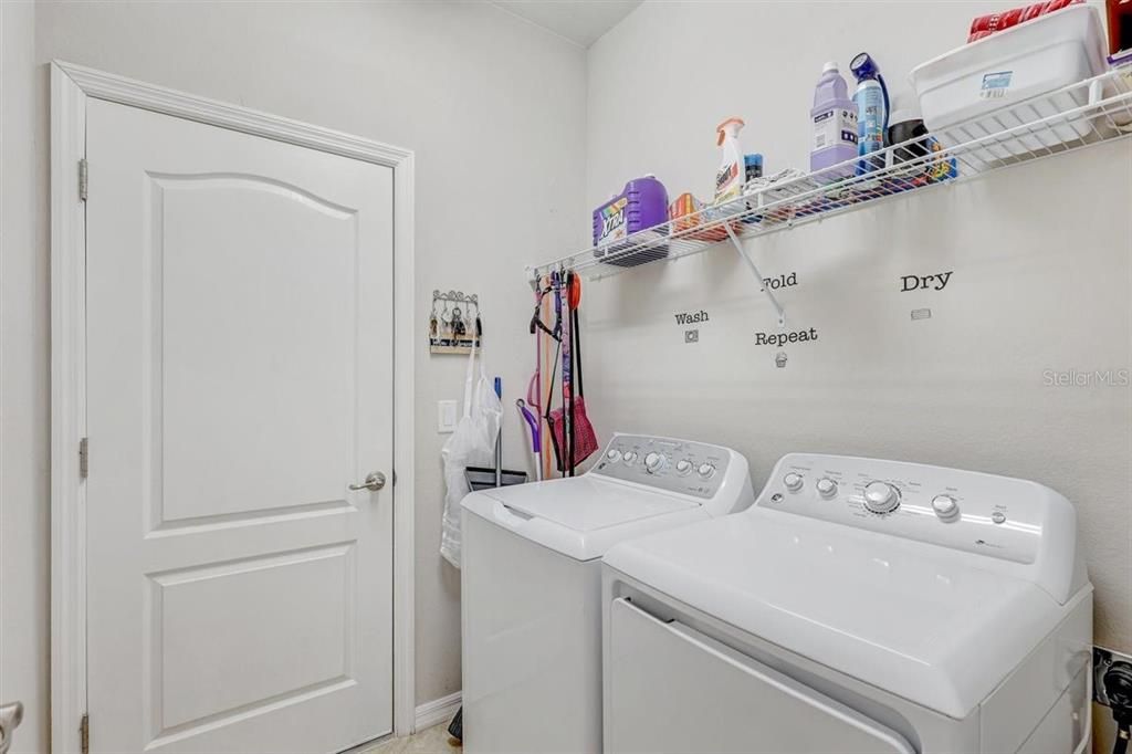 For Sale: $589,000 (4 beds, 3 baths, 2032 Square Feet)