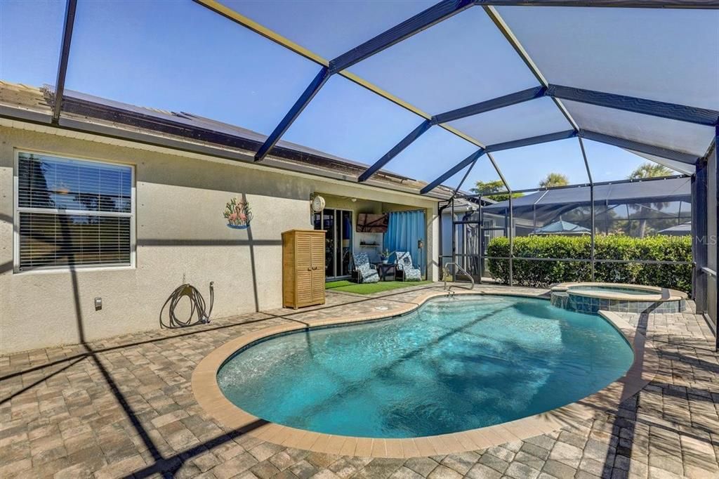 For Sale: $589,000 (4 beds, 3 baths, 2032 Square Feet)